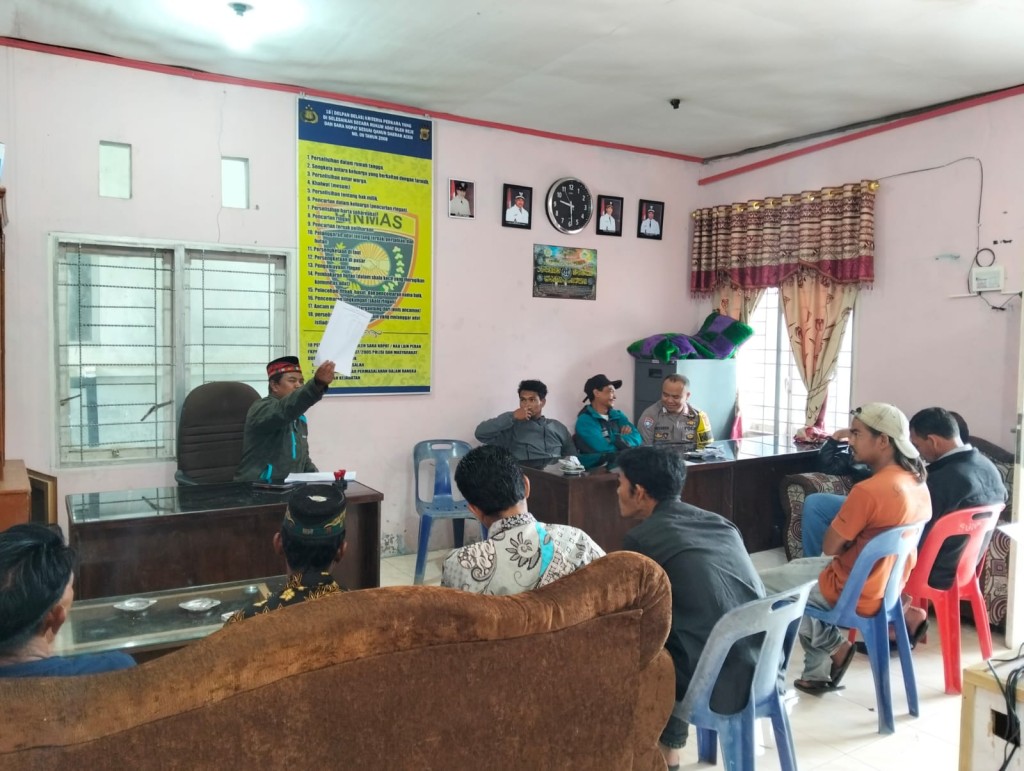 Suasana rapat Kerja dalam penyelengaraan pemerintahan kampung Tingkem Benyer 
